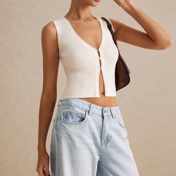 Beige Casual Women's Solid Color Sleeveless Knit Top Tank - Picture 2 of 7